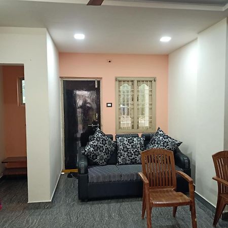 Sri Govinda Nilayam Home Stay 1 Visakhapatnam Eksteriør bilde